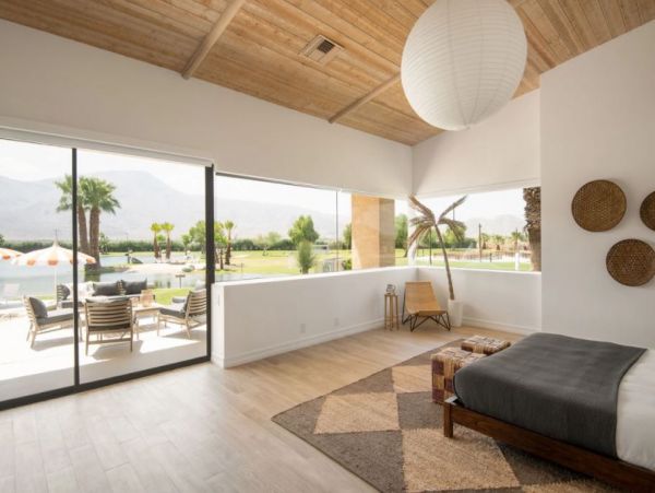 Stunning Vacation Home Thermal California Sleeps 26 Guests