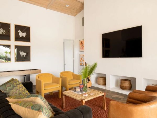 Stunning Vacation Home Thermal California Sleeps 26 Guests