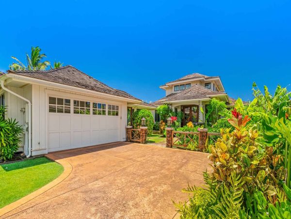 Beautiful Four Bedroom Vacation Home with Pool in Poipu