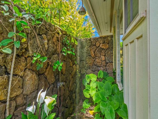 Beautiful Four Bedroom Vacation Home with Pool in Poipu