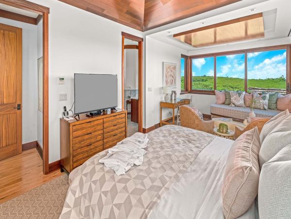 Beautiful Four Bedroom Vacation Home with Pool in Poipu