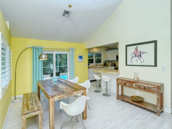 3 Bedrooms Vacation Home with Private Pool in Nokomis