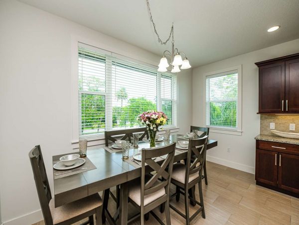 Walk to St Armands and the beach from this Duplex