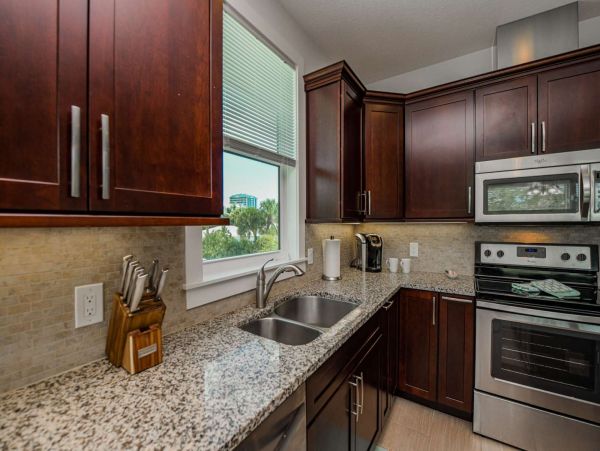 Walk to St Armands and the beach from this Duplex