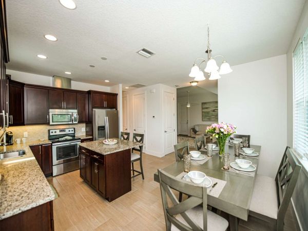 Walk to St Armands and the beach from this Duplex
