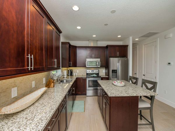 Walk to St Armands and the beach from this Duplex