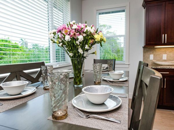 Walk to St Armands and the beach from this Duplex