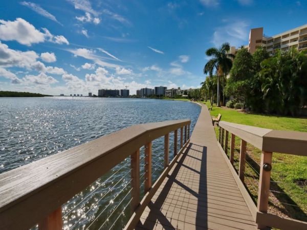 Luxury Vacation Condo in Fort Myers 4 Guests