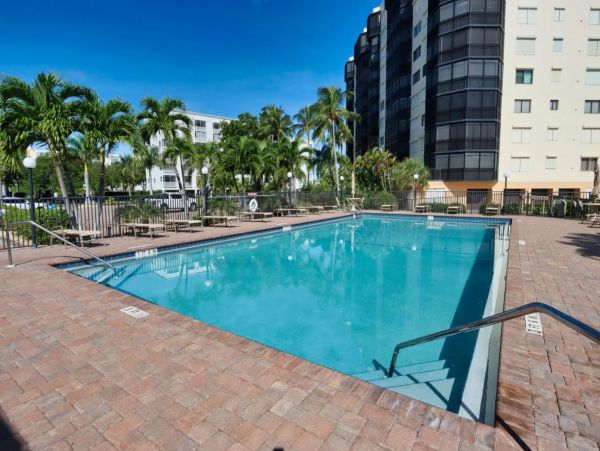 Luxury Vacation Condo in Fort Myers 4 Guests