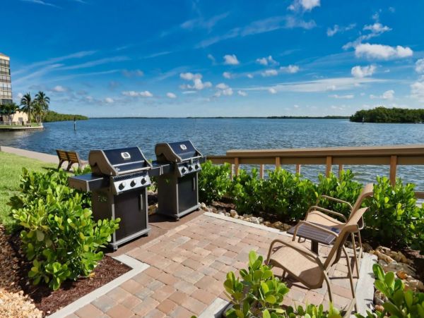 Luxury Vacation Condo in Fort Myers 4 Guests
