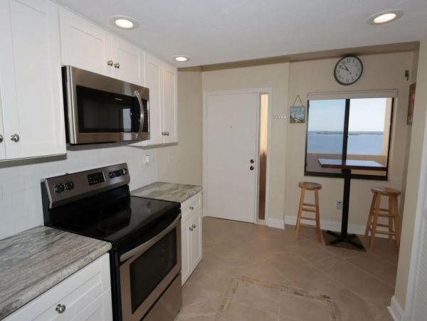 Luxury Vacation Condo in Fort Myers 4 Guests