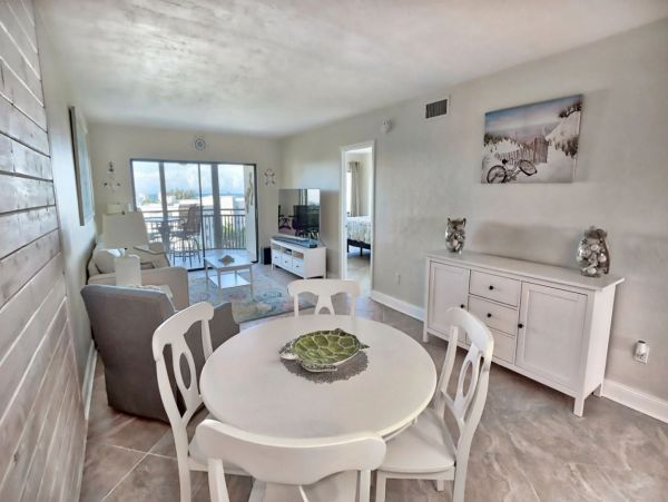 Luxury Vacation Condo in Fort Myers 4 Guests