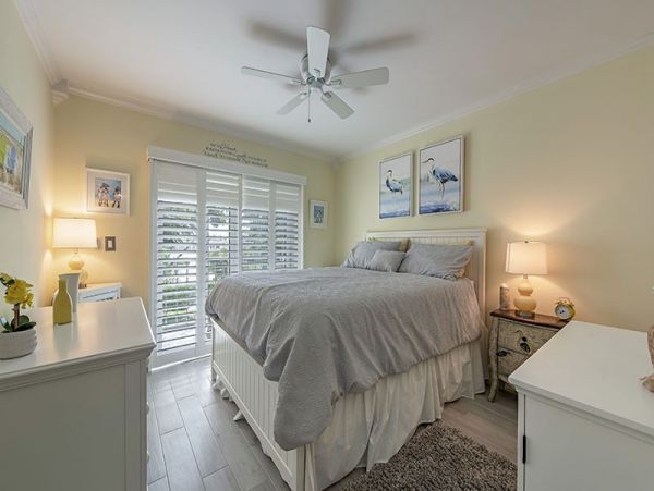 Newly Renovated Naples 2 Bedroom Condo For Rent Sleeps 4