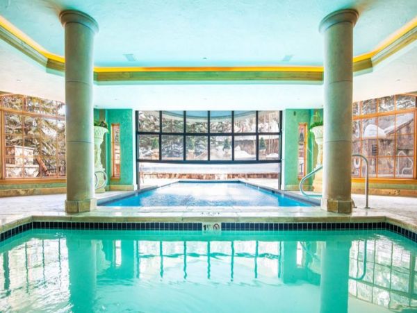 Beaver Creek 3 Bedroom Residence With Communal Pool & Spa