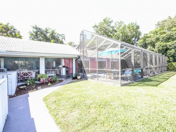 Fort Myers 4 Bedroom Vacation Pool Home Sleeps 22 Guests