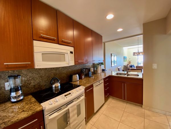 Beautiful & Remodeled Vacation Home in Kapalua Walk To Beach