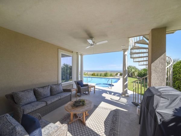 Fantastic Beachfront Vacation Home in Hilton Head 12 Guests