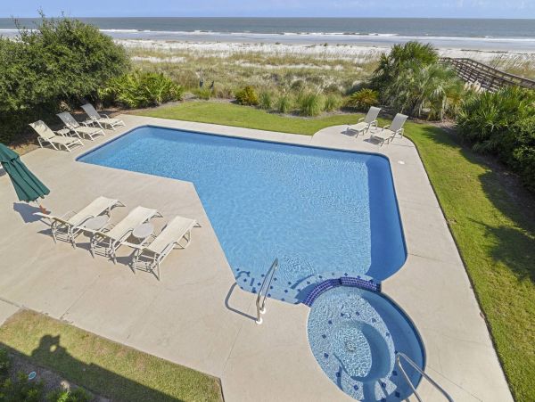 Fantastic Beachfront Vacation Home in Hilton Head 12 Guests