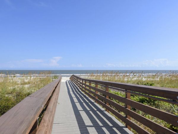 Fantastic Beachfront Vacation Home in Hilton Head 12 Guests