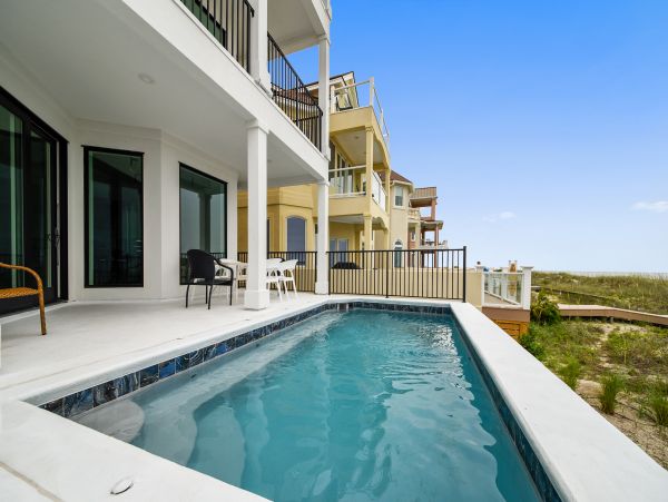 6 Bedroom Oceanfront Vacation Home in Hilton Head