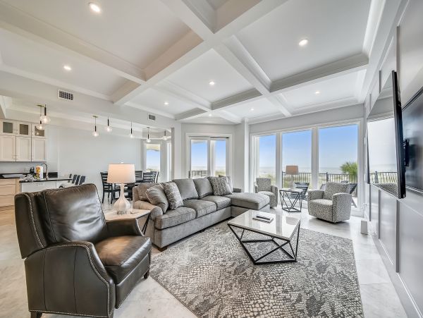 6 Bedroom Oceanfront Vacation Home in Hilton Head