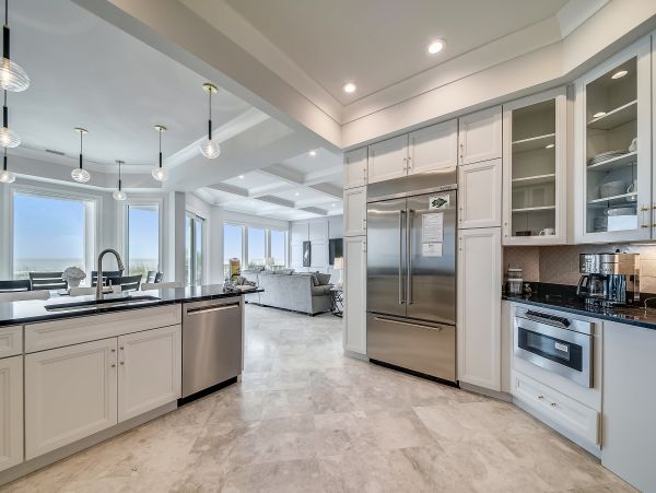6 Bedroom Oceanfront Vacation Home in Hilton Head