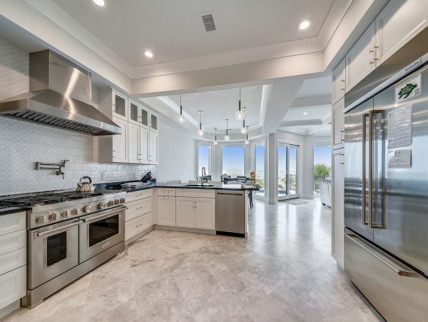 6 Bedroom Oceanfront Vacation Home in Hilton Head