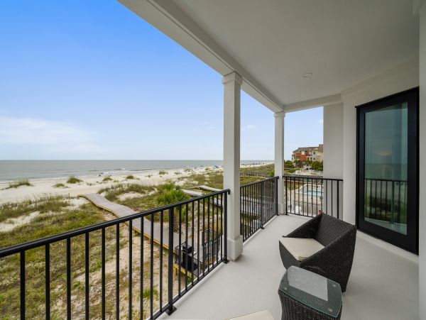 6 Bedroom Oceanfront Vacation Home in Hilton Head