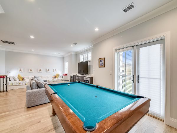 6 Bedroom Oceanfront Vacation Home in Hilton Head