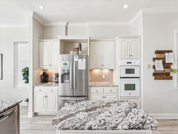 Luxury 6 Bedroom Vacation Home with Pool & Hot Tub