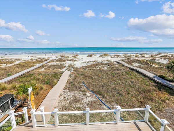 Luxury 6 Bedroom Vacation Home with Pool & Hot Tub