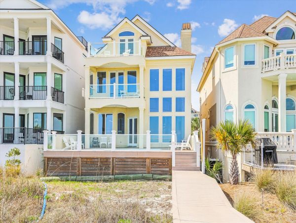 Luxury 6 Bedroom Vacation Home with Pool & Hot Tub
