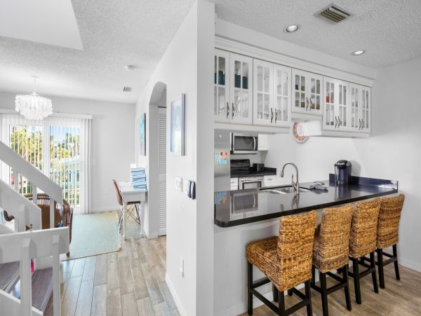 Beautiful Vacation Rental in Anna Maria Sleeps Six Guests