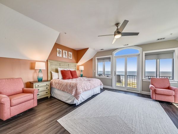 Ocean Front Vacation Home with Pool & Hot Tub in Hilton Head