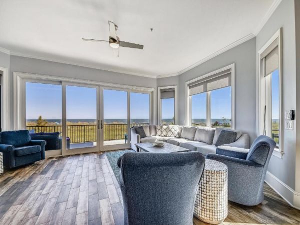 Ocean Front Vacation Home with Pool & Hot Tub in Hilton Head