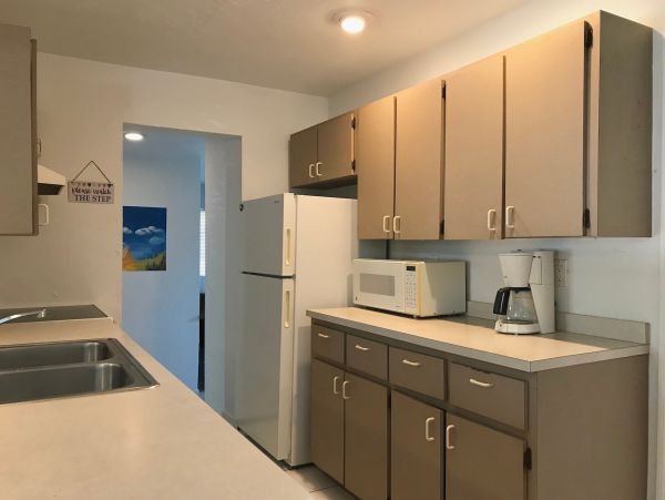 Charming 3 Bedroom Vacation Home in Fort Myers Walk To Beach