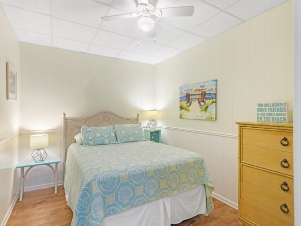 Four Bedroom Vacation Home with Heated Pool in Fort Myers