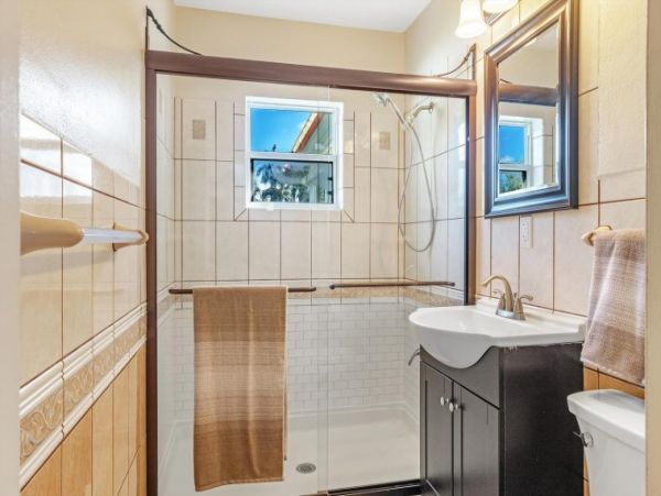 Four Bedroom Vacation Home with Heated Pool in Fort Myers