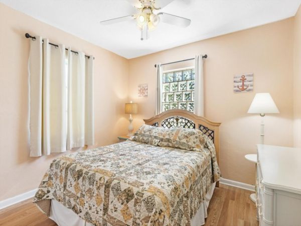 Four Bedroom Vacation Home with Heated Pool in Fort Myers