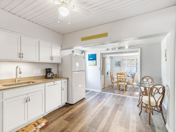 Four Bedroom Vacation Home with Heated Pool in Fort Myers
