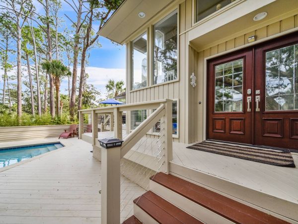 Beautiful & Spacious 3 Bedroom Pool Home in Hilton Head