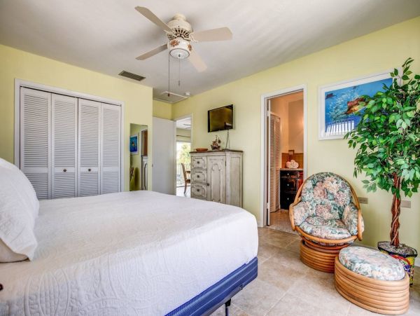 Waterfront Vacation Home in Marathon with Boat Dock Sleeps 6