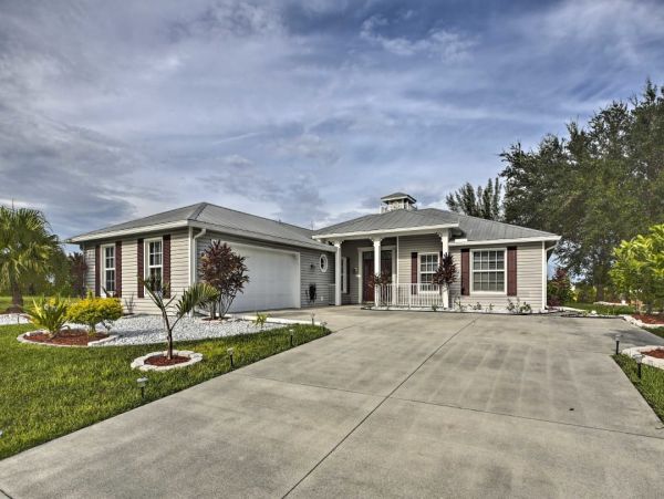 Cape Coral Vacation Home Canal View 3 Bedrooms Sleeps Six