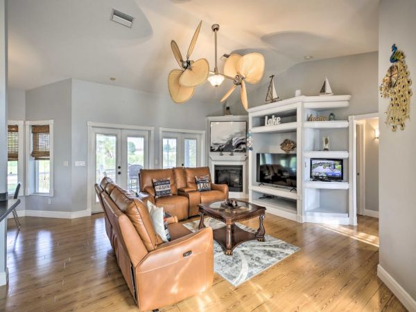 Cape Coral Vacation Home Canal View 3 Bedrooms Sleeps Six