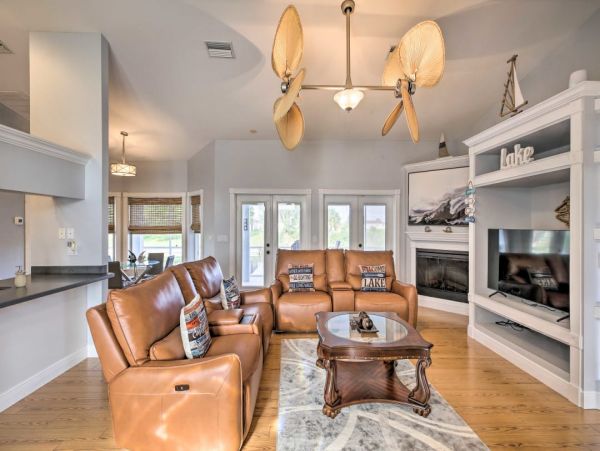 Cape Coral Vacation Home Canal View 3 Bedrooms Sleeps Six
