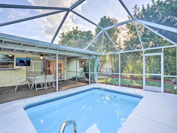 Cape Coral Single Level Home 3 Bedrooms And Private Pool