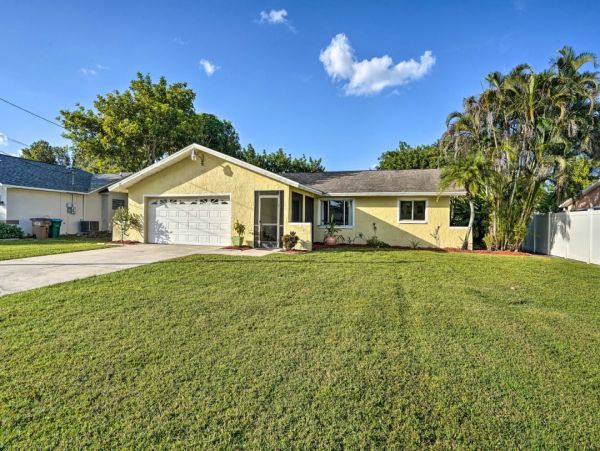 Cape Coral Single Level Home 3 Bedrooms And Private Pool
