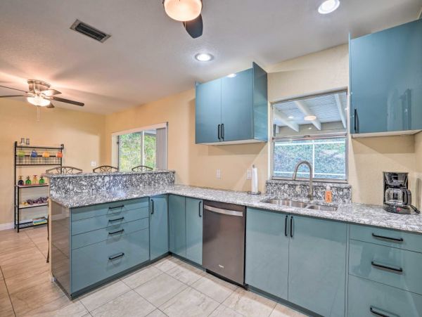 Cape Coral Single Level Home 3 Bedrooms And Private Pool