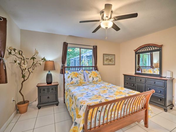 Cape Coral Single Level Home 3 Bedrooms And Private Pool