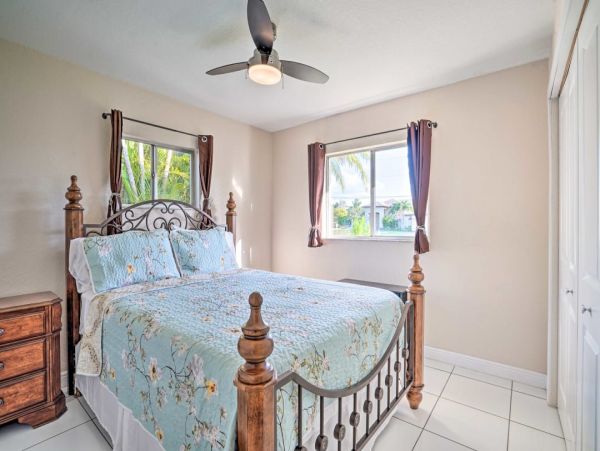 Cape Coral Single Level Home 3 Bedrooms And Private Pool